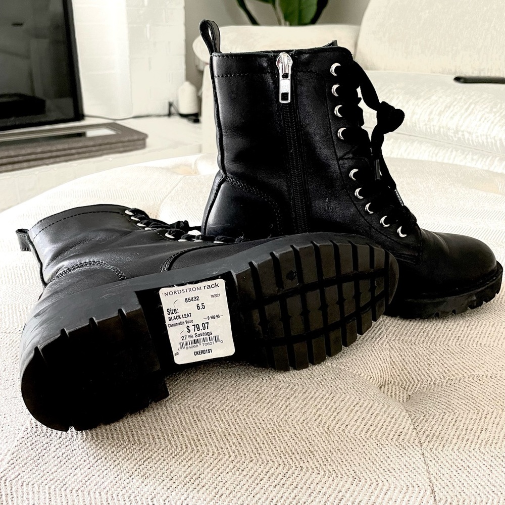 Combat Boot
STEVE MADDEN